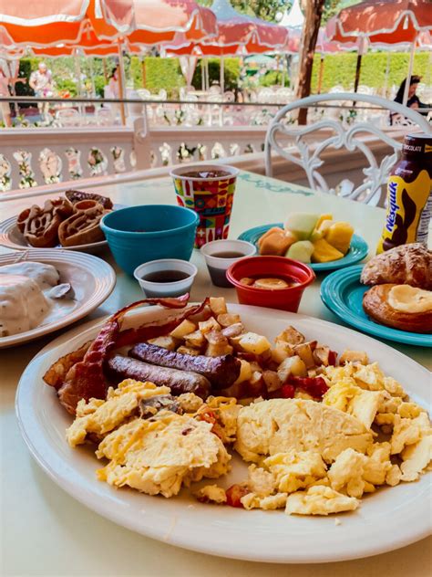 characters at plaza inn breakfast